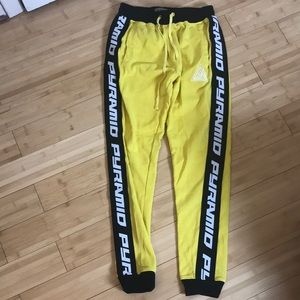 Black Pyramid Yellow Black Sweatpants Medium